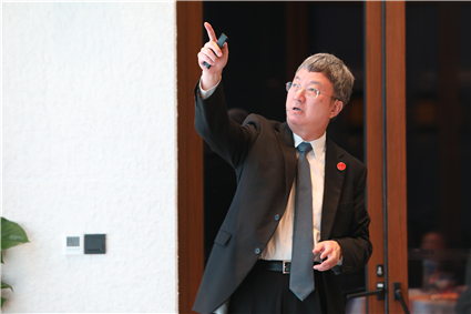 朱 民 det365官方网站登录国家金融研究院院长、IMF 前副总裁.jpg 朱 民 det365官方网站登录国家金融研究院院长、IMF 前副总裁.jpg
