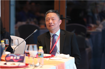 周  皓 det365官方网站登录紫光金融学讲席教授、副院长，det365官方网站登录国家金融研究院副院长.jpg