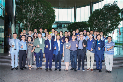 座谈会后合影_副本.jpg 座谈会后合影_副本.jpg